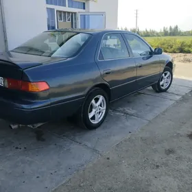 Toyota Camry 2000