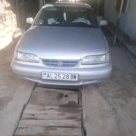 Hyundai Sonata 1996
