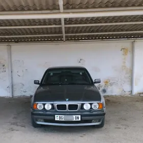 BMW 525 1990
