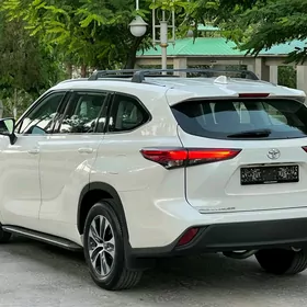 Toyota Highlander 2020