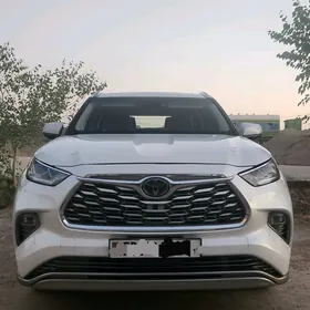 Toyota Highlander 2023