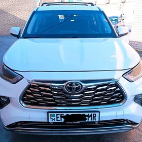 Toyota Highlander 2021