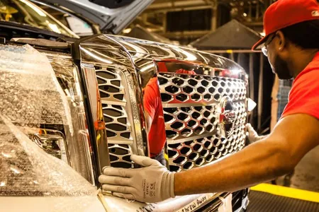 Nissan выпустит новые рамные внедорожники вместо электрокаров