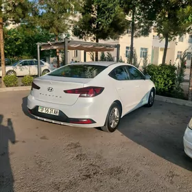 Hyundai Elantra 2019