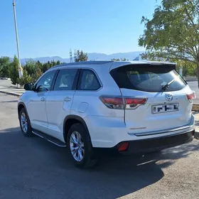 Toyota Highlander 2016