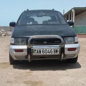 Mitsubishi RVR 1995