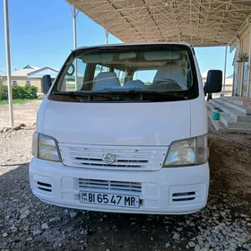 Nissan Urvan 2005