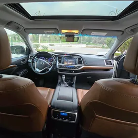 Toyota Highlander 2019