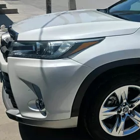 Toyota Highlander 2019