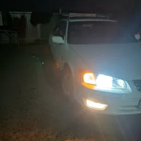 Toyota Camry 2000
