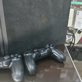 PS 4 PRO