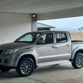 Toyota Hilux 2015