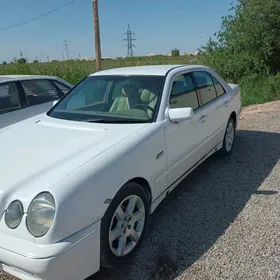 Mercedes-Benz E320 1998
