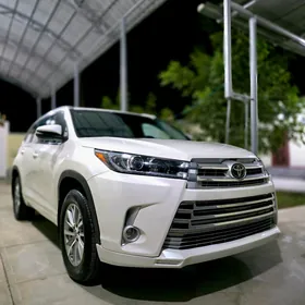 Toyota Highlander 2018