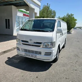 Toyota Hiace 2010