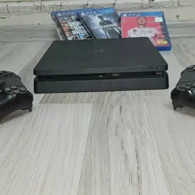 PS4 Slim