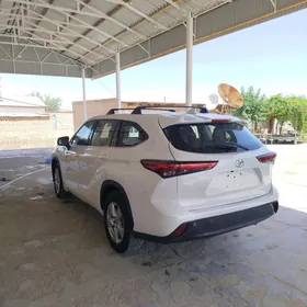 Toyota Highlander 2022