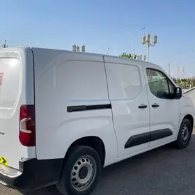 Peugeot 108 2022