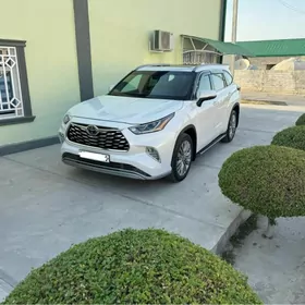 Toyota Highlander 2022