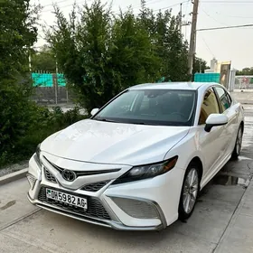 Toyota Camry 2021