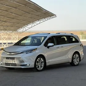 Toyota Sienna 2021