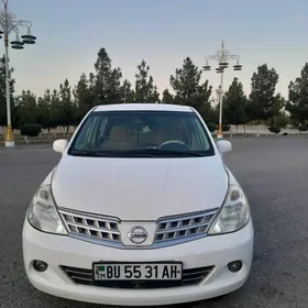 Nissan Tiida 2010