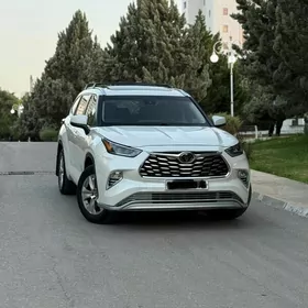 Toyota Highlander 2020