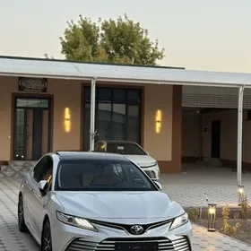 Toyota Camry 2023