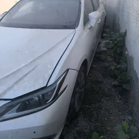 Lexus ES 300h 2021