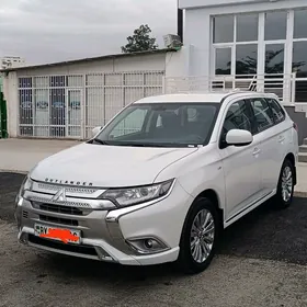 Mitsubishi Outlander 2022