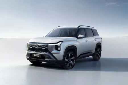 Mitsubishi maşgala we syýahat üçin ýedi orunlyk Destinator krossowerini döretdi