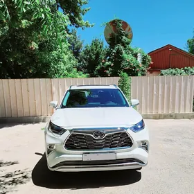 Toyota Highlander 2020