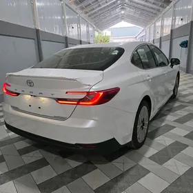 Toyota Camry 2024