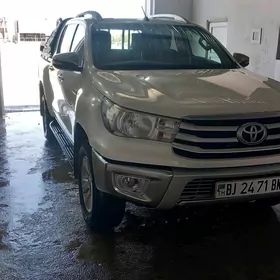 Toyota Hilux 2016