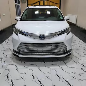 Toyota Sienna 2021