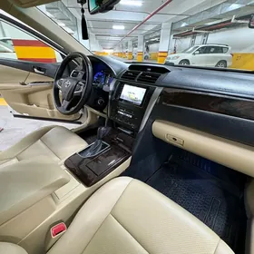 Toyota Camry 2015