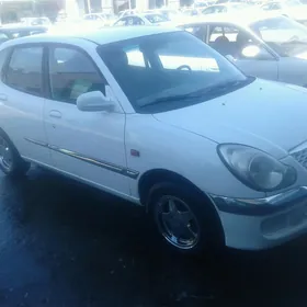 Daihatsu Sirion 2004