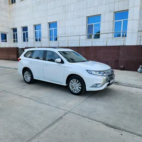 Mitsubishi Outlander 2022