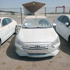 Hyundai Elantra 2020