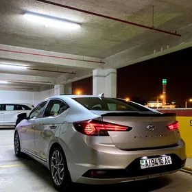 Hyundai Elantra 2019