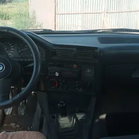 BMW 320 1988
