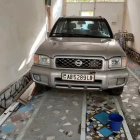 Nissan Pathfinder 2000