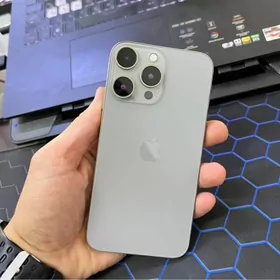 iPhone XR.15Pro