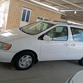 Toyota Sienna 2002