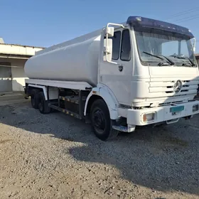 Mercedes-Benz ACTROS 3331 1995