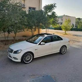 Mercedes-Benz C300 2012