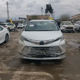 Toyota Sienna 2022
