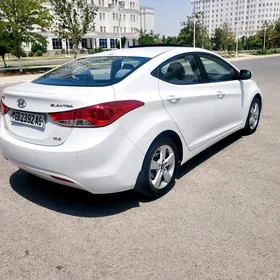 Hyundai Elantra 2011