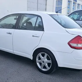 Nissan Versa 2010