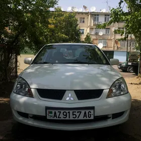 LANCER 2011